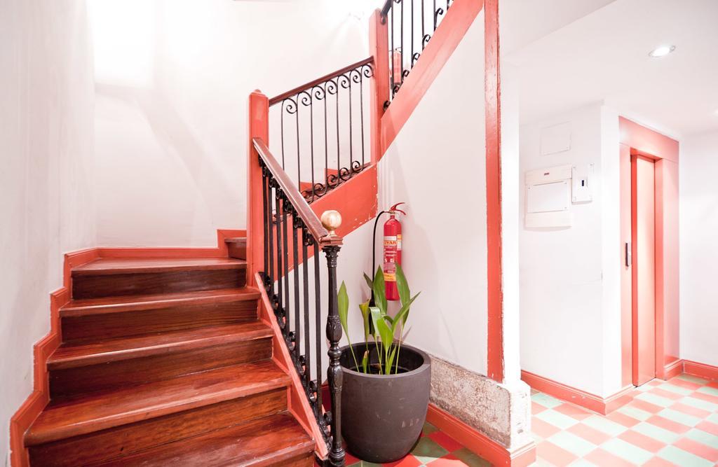 Apartamentos Puerta Del Sol I 마드리드 객실 사진